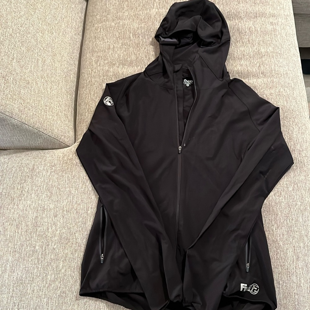 Five12 hooded stretchy raincoat with reflective detail - black. medium.